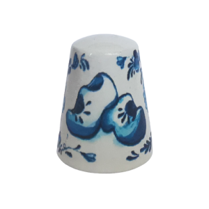 Delft blue thimble souvenir